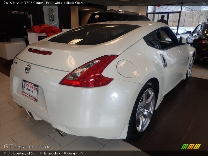 Pearl White / Black Cloth 2010 Nissan 370Z Coupe