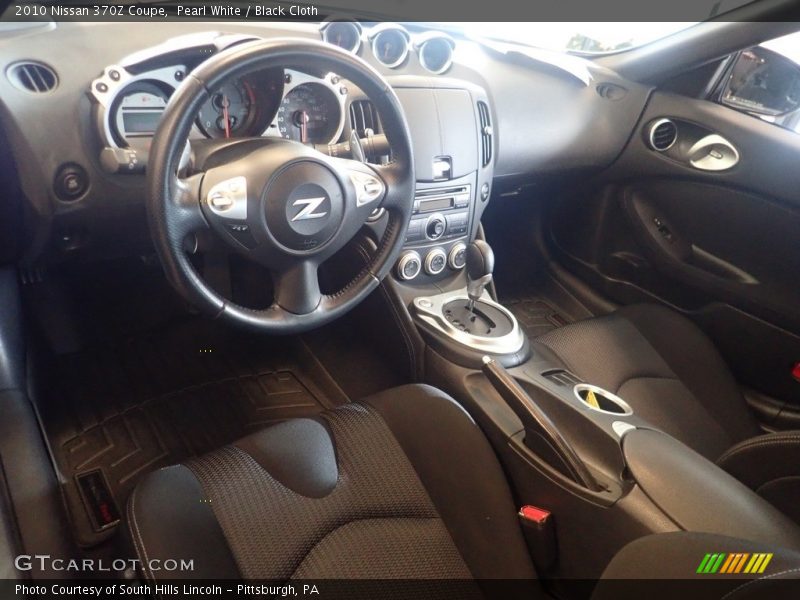 Front Seat of 2010 370Z Coupe