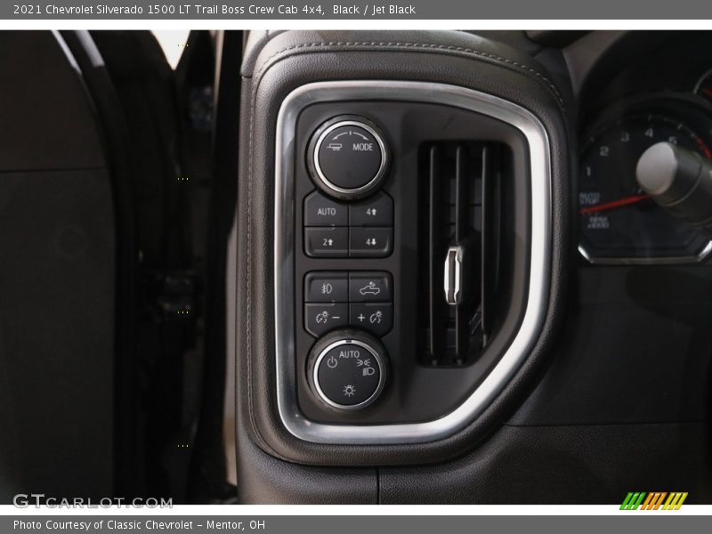 Controls of 2021 Silverado 1500 LT Trail Boss Crew Cab 4x4
