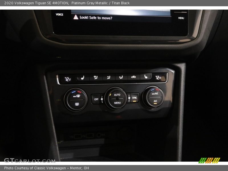 Controls of 2020 Tiguan SE 4MOTION