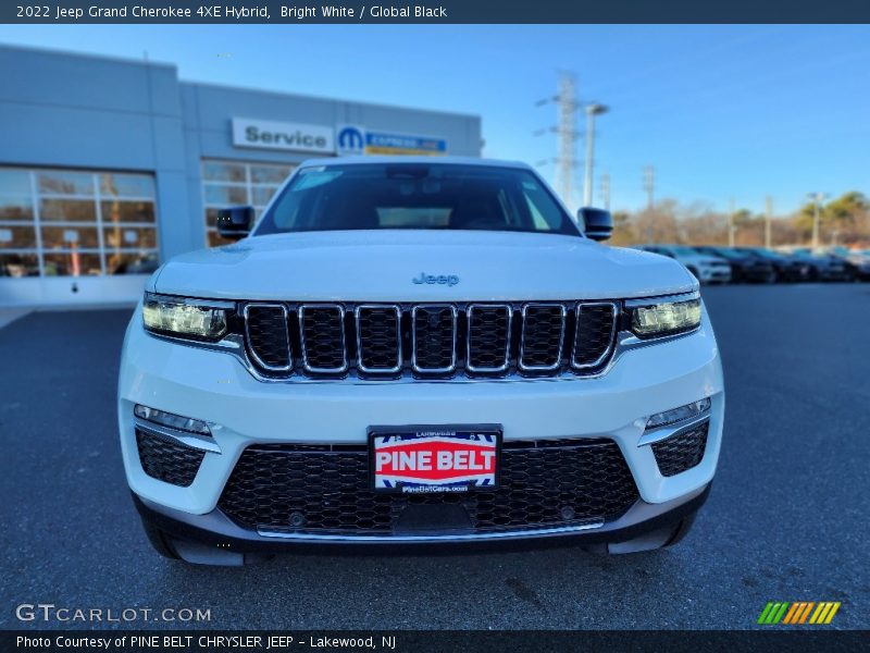 Bright White / Global Black 2022 Jeep Grand Cherokee 4XE Hybrid
