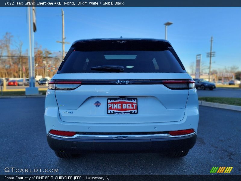 Bright White / Global Black 2022 Jeep Grand Cherokee 4XE Hybrid