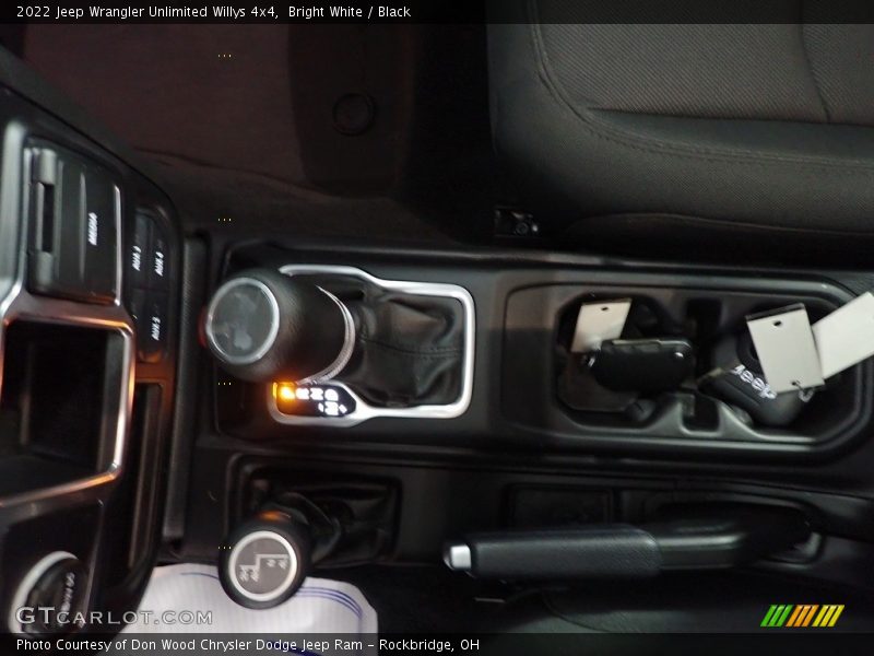 Bright White / Black 2022 Jeep Wrangler Unlimited Willys 4x4