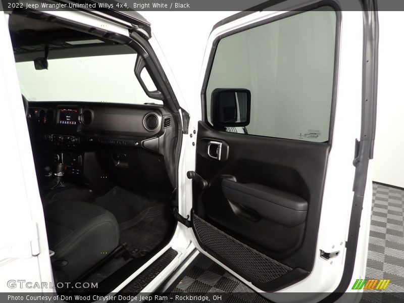 Bright White / Black 2022 Jeep Wrangler Unlimited Willys 4x4