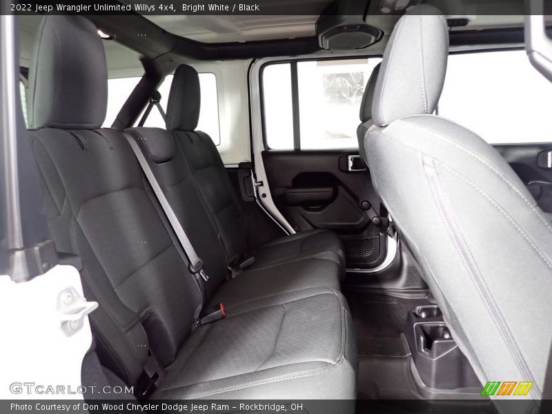 Bright White / Black 2022 Jeep Wrangler Unlimited Willys 4x4