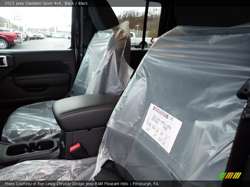Black / Black 2023 Jeep Gladiator Sport 4x4