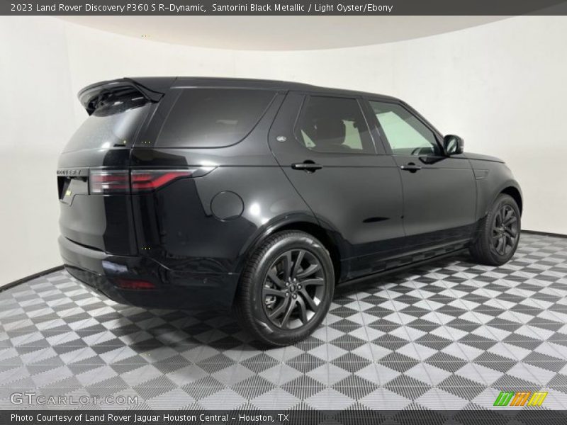  2023 Discovery P360 S R-Dynamic Santorini Black Metallic