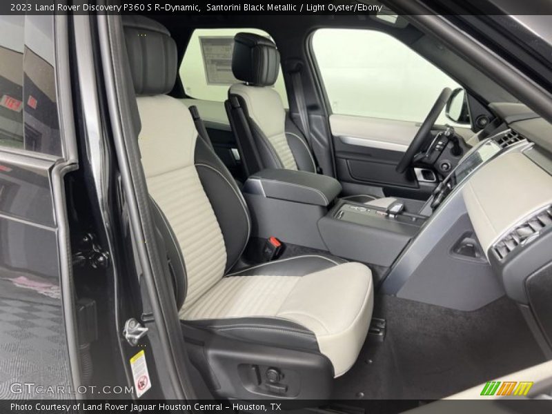  2023 Discovery P360 S R-Dynamic Light Oyster/Ebony Interior