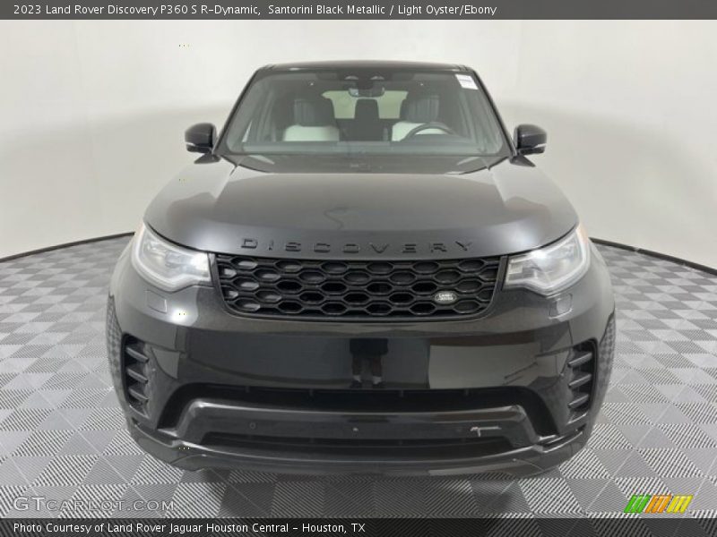 Santorini Black Metallic / Light Oyster/Ebony 2023 Land Rover Discovery P360 S R-Dynamic
