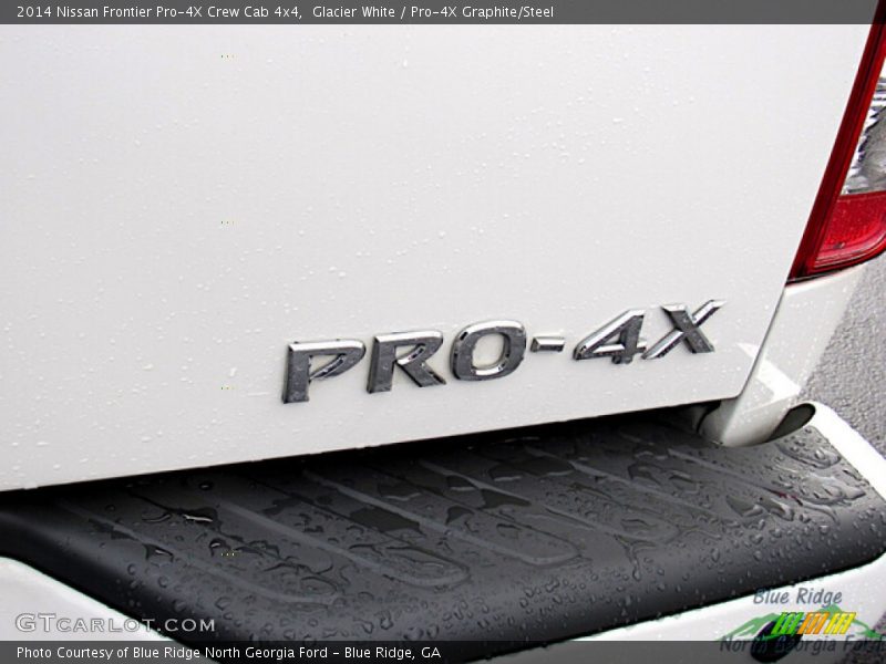 Glacier White / Pro-4X Graphite/Steel 2014 Nissan Frontier Pro-4X Crew Cab 4x4
