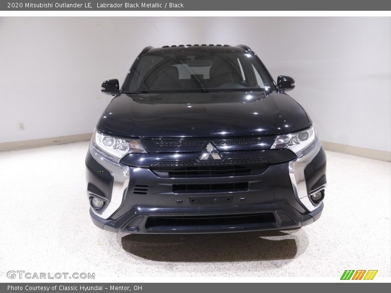 Labrador Black Metallic / Black 2020 Mitsubishi Outlander LE