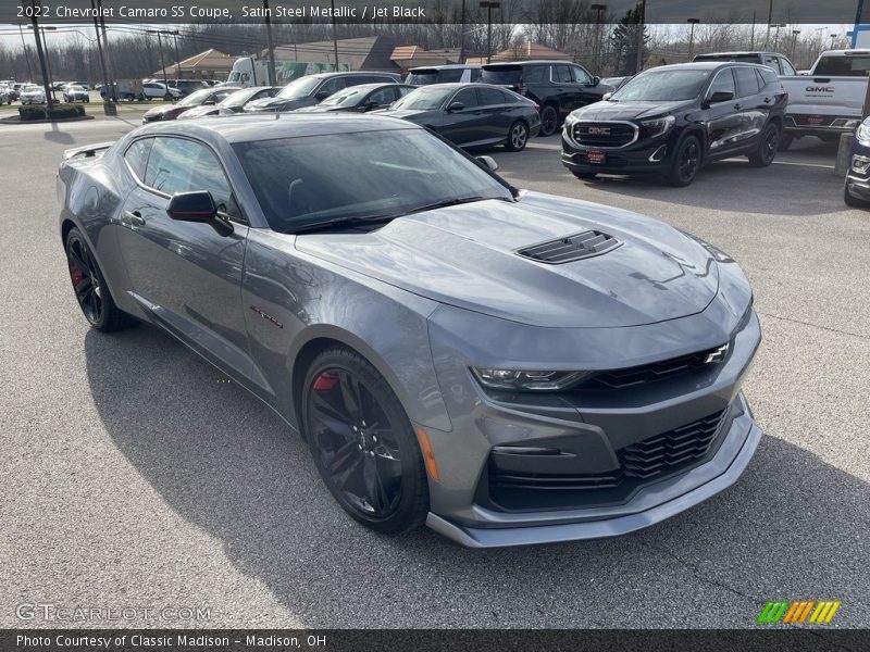 Front 3/4 View of 2022 Camaro SS Coupe