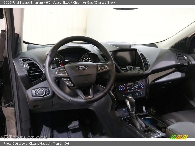 Agate Black / Chromite Gray/Charcoal Black 2019 Ford Escape Titanium 4WD