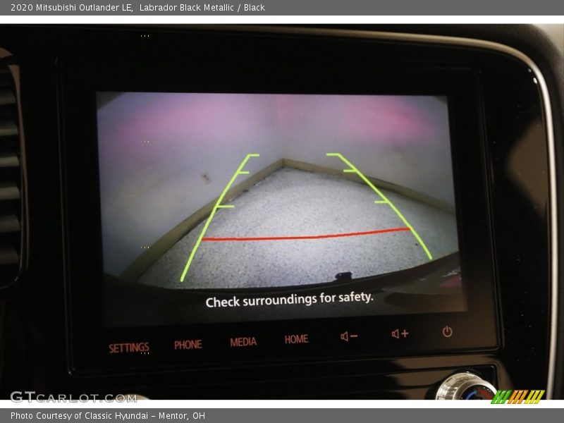 Labrador Black Metallic / Black 2020 Mitsubishi Outlander LE