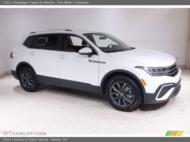 Pure White / Cinnamon 2022 Volkswagen Tiguan SE 4Motion