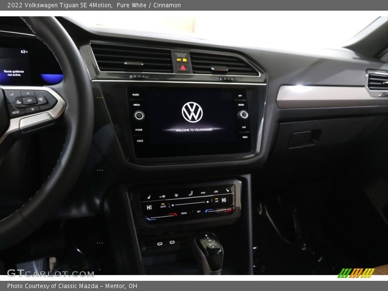Pure White / Cinnamon 2022 Volkswagen Tiguan SE 4Motion