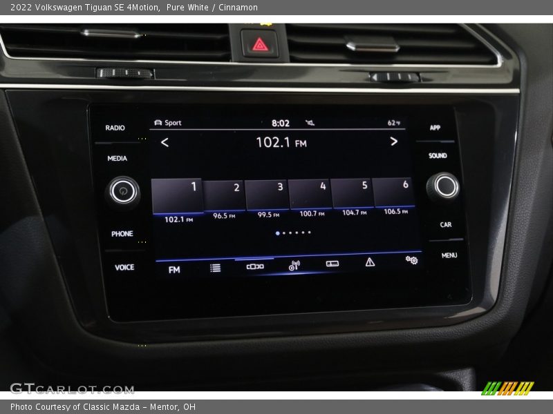 Pure White / Cinnamon 2022 Volkswagen Tiguan SE 4Motion