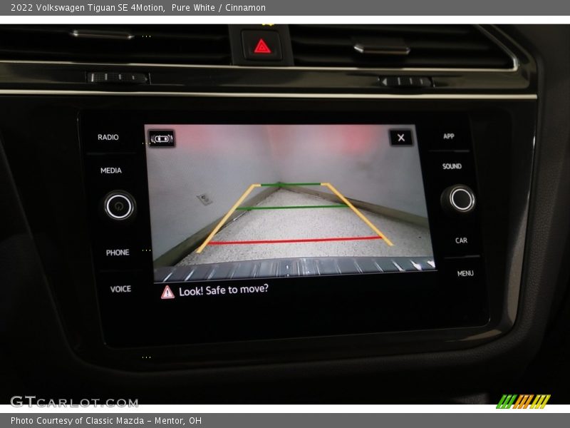 Pure White / Cinnamon 2022 Volkswagen Tiguan SE 4Motion