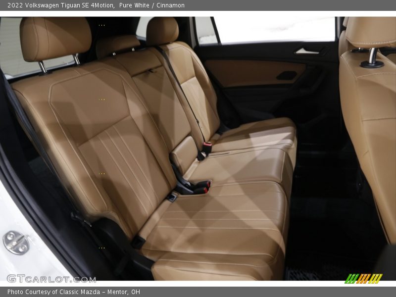 Pure White / Cinnamon 2022 Volkswagen Tiguan SE 4Motion