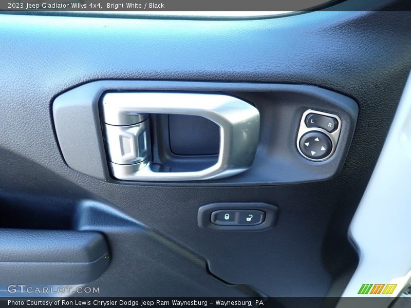 Bright White / Black 2023 Jeep Gladiator Willys 4x4