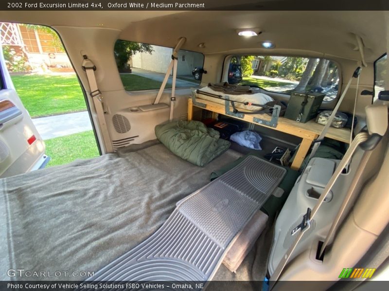 Oxford White / Medium Parchment 2002 Ford Excursion Limited 4x4
