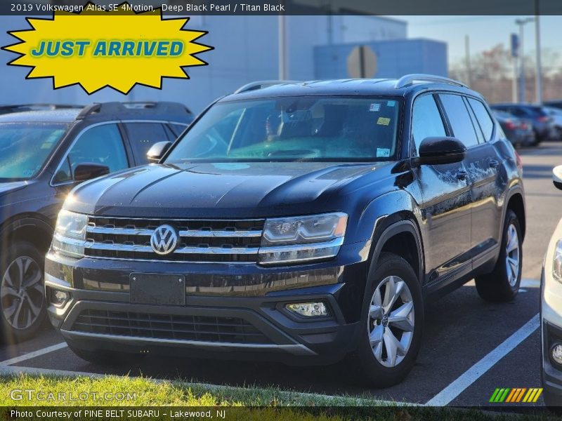 Deep Black Pearl / Titan Black 2019 Volkswagen Atlas SE 4Motion