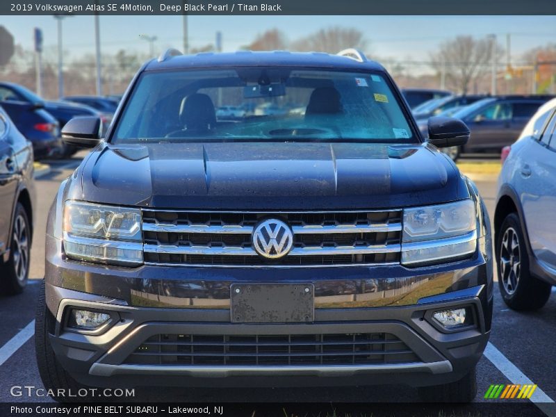 Deep Black Pearl / Titan Black 2019 Volkswagen Atlas SE 4Motion