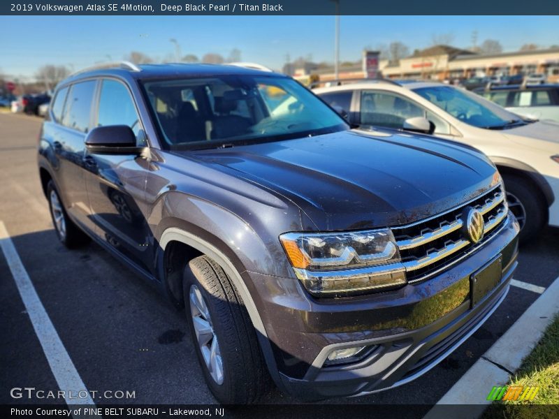 Deep Black Pearl / Titan Black 2019 Volkswagen Atlas SE 4Motion