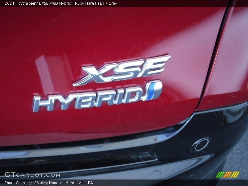 Ruby Flare Pearl / Gray 2021 Toyota Sienna XSE AWD Hybrid