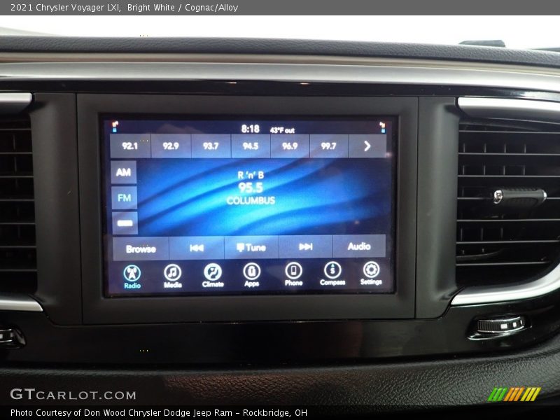 Bright White / Cognac/Alloy 2021 Chrysler Voyager LXI