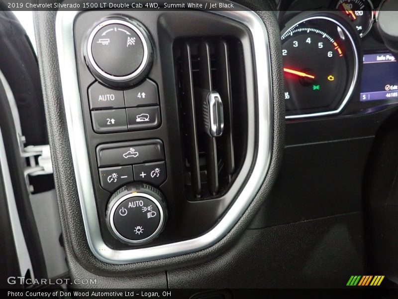 Summit White / Jet Black 2019 Chevrolet Silverado 1500 LT Double Cab 4WD