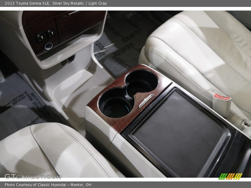 Silver Sky Metallic / Light Gray 2013 Toyota Sienna XLE