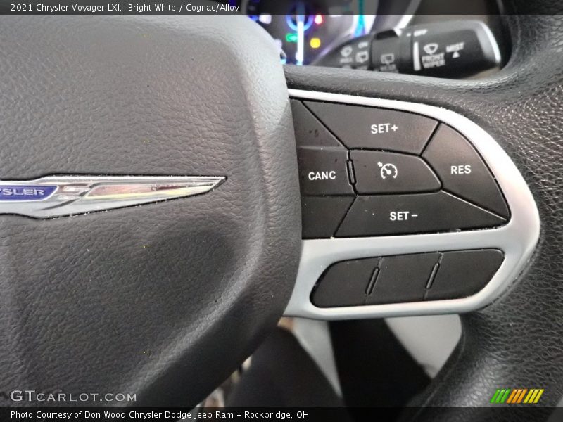 Bright White / Cognac/Alloy 2021 Chrysler Voyager LXI