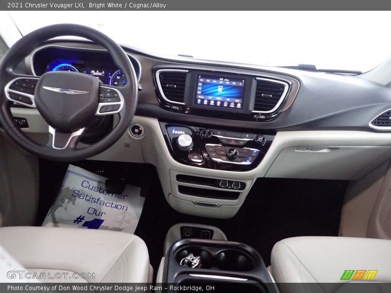 Bright White / Cognac/Alloy 2021 Chrysler Voyager LXI