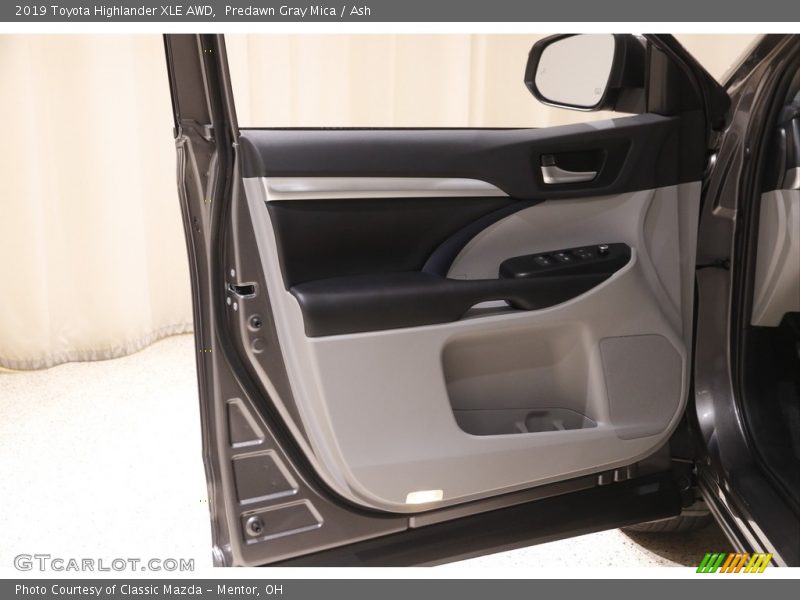 Predawn Gray Mica / Ash 2019 Toyota Highlander XLE AWD