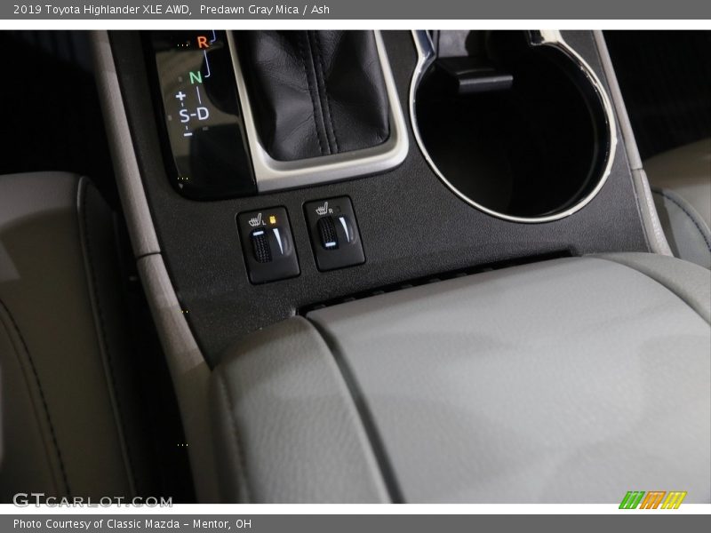 Predawn Gray Mica / Ash 2019 Toyota Highlander XLE AWD