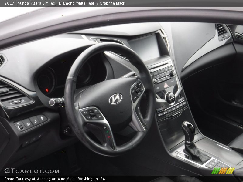 Dashboard of 2017 Azera Limited