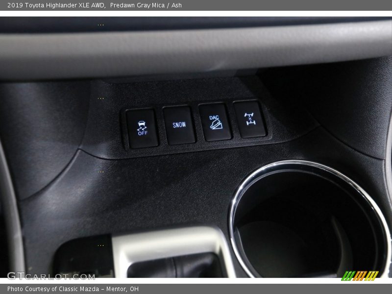 Predawn Gray Mica / Ash 2019 Toyota Highlander XLE AWD