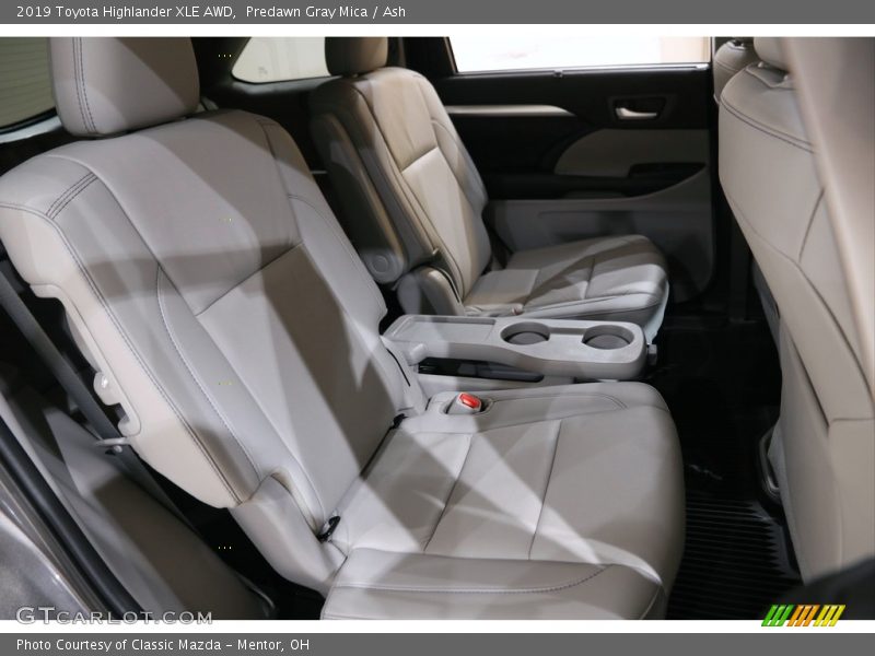 Predawn Gray Mica / Ash 2019 Toyota Highlander XLE AWD