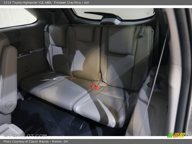 Predawn Gray Mica / Ash 2019 Toyota Highlander XLE AWD