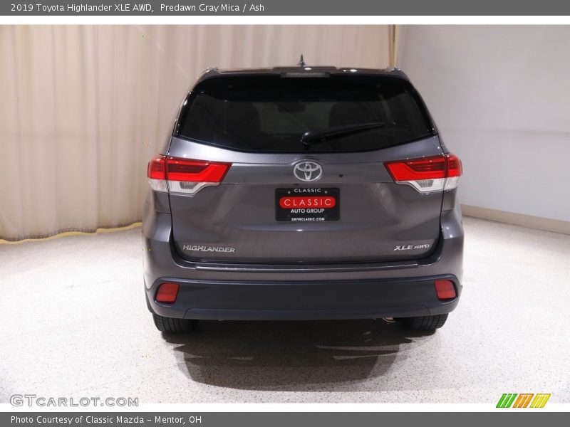 Predawn Gray Mica / Ash 2019 Toyota Highlander XLE AWD