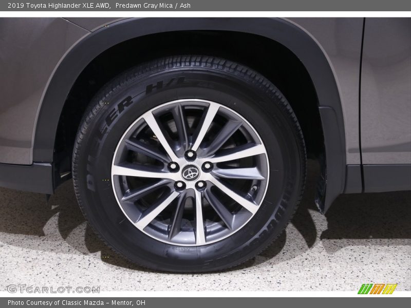 Predawn Gray Mica / Ash 2019 Toyota Highlander XLE AWD