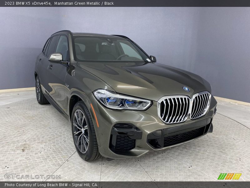Front 3/4 View of 2023 X5 xDrive45e