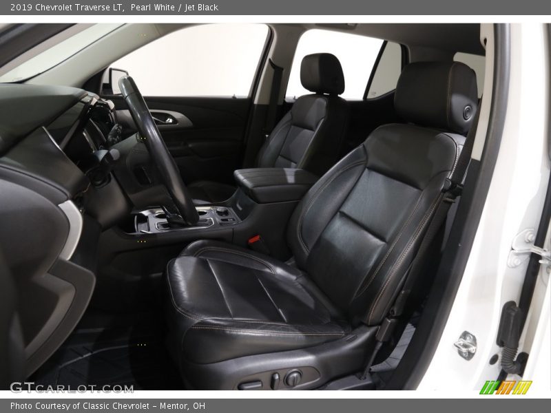 Pearl White / Jet Black 2019 Chevrolet Traverse LT