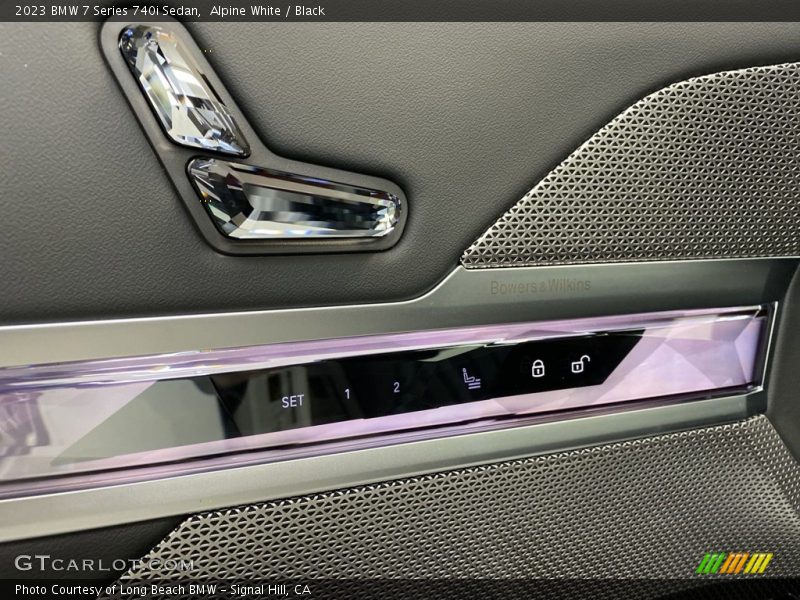 Door Panel of 2023 7 Series 740i Sedan