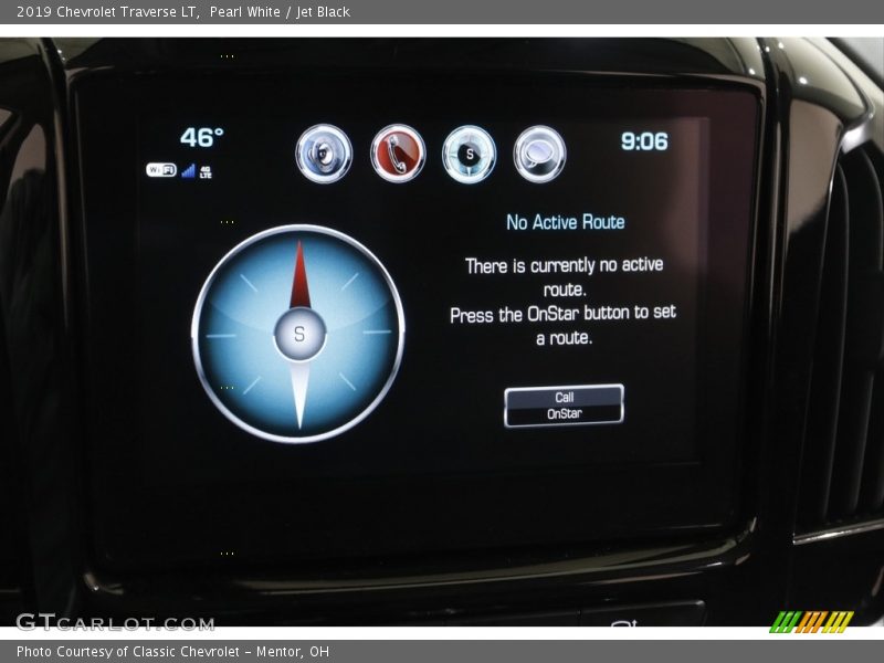 Pearl White / Jet Black 2019 Chevrolet Traverse LT