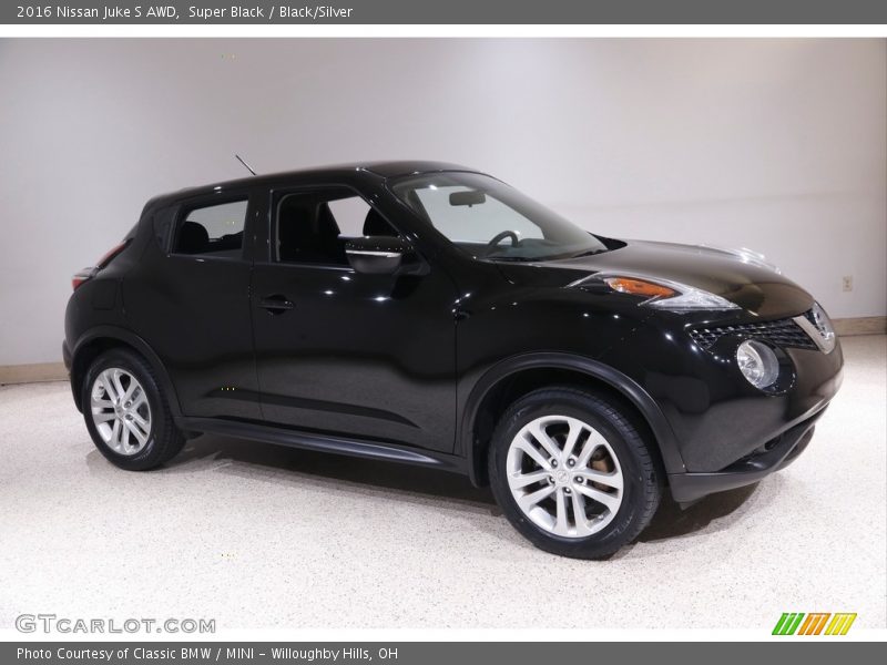 Super Black / Black/Silver 2016 Nissan Juke S AWD