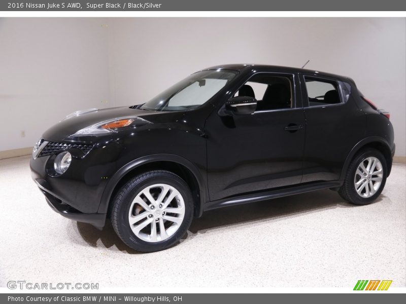 Super Black / Black/Silver 2016 Nissan Juke S AWD