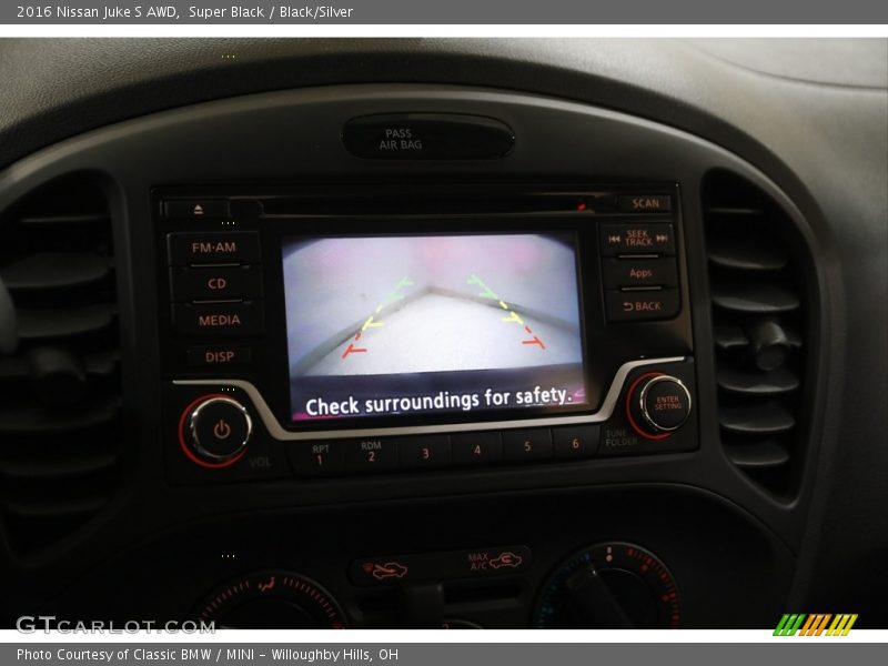 Super Black / Black/Silver 2016 Nissan Juke S AWD