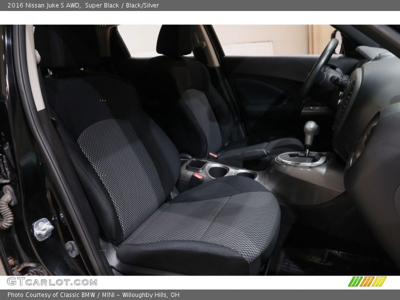 Super Black / Black/Silver 2016 Nissan Juke S AWD